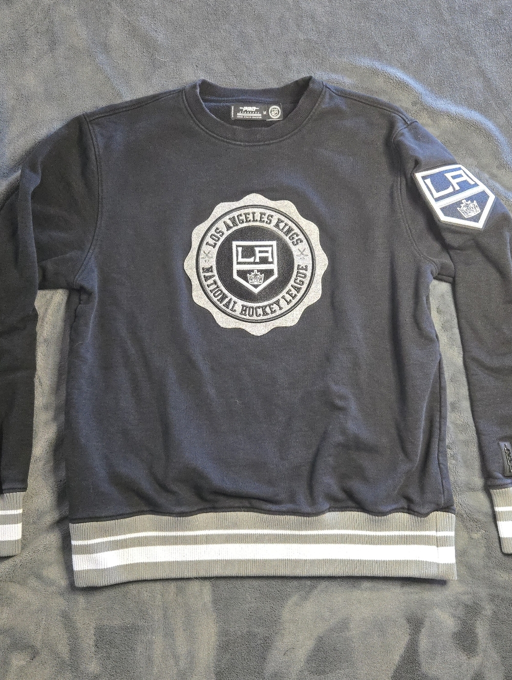 Pro Standard NHL Los Angeles Kings Black Pullover Sweatshirt Embroidered Size M